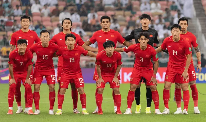 bwin必赢(中国)在线登录入口：足球什么样算出线进球